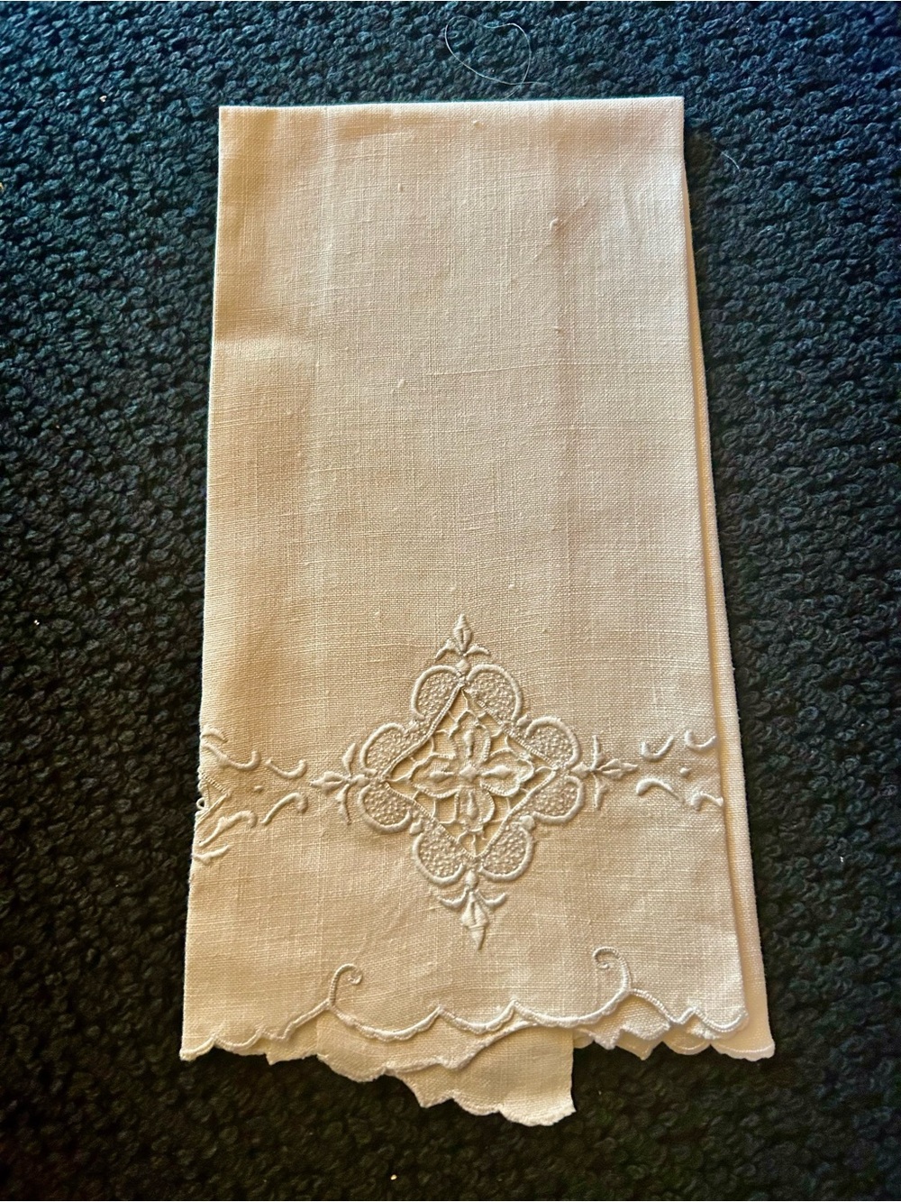 Embroidered Linen Guest Towel in Ivory